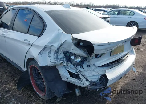 2015 BMW 320I xDrive z USA, uszkodzony, nr VIN WBA3C3G52FNS76891